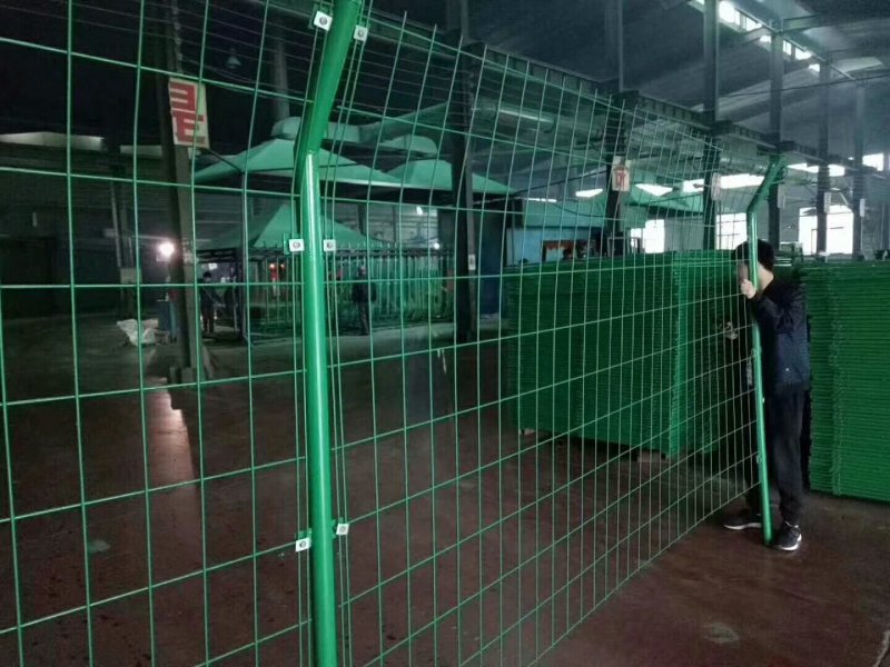 厂家直销双边丝护栏网框网道路圈地圈山围网高速公路护栏网