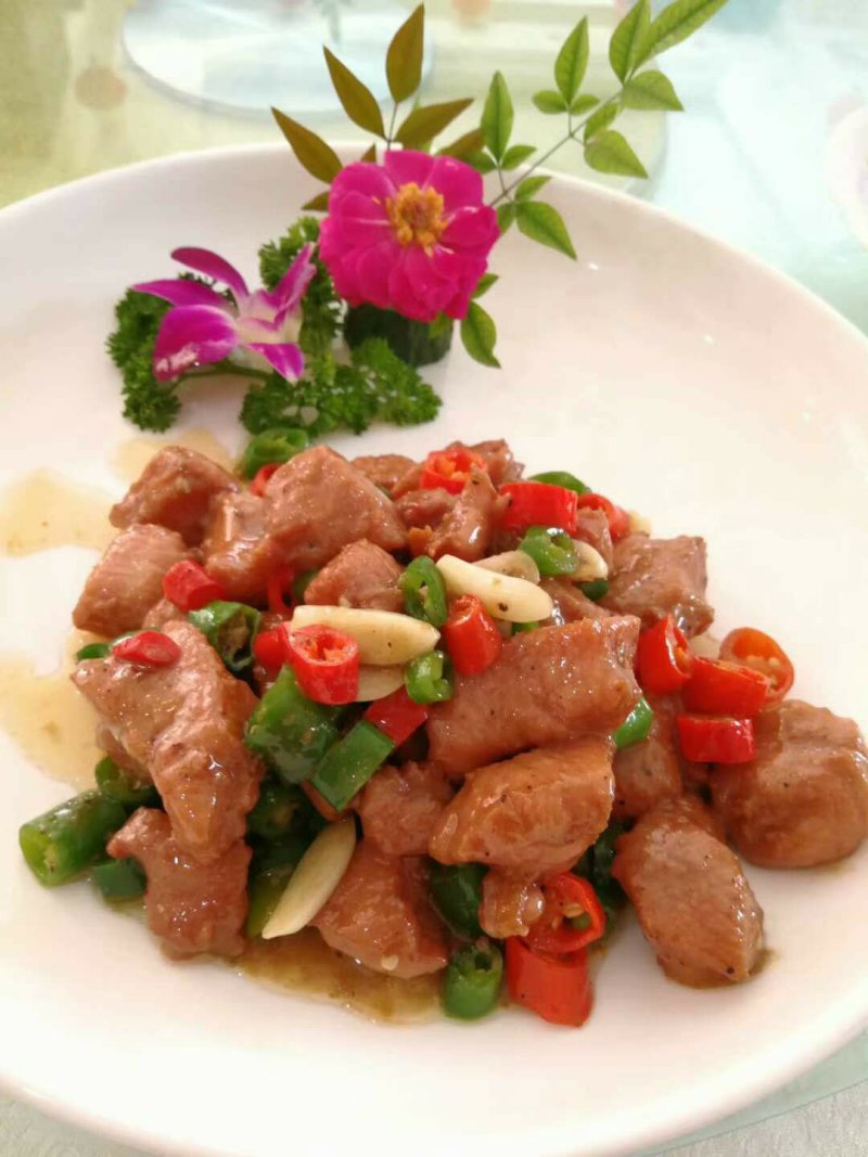 黑椒肉菲粒！肉仔粒，选优质鸭胸肉切块调理腌制