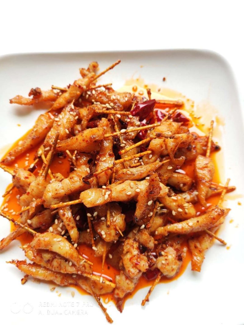 香辣酱，油酥糍粑海椒，油酥海椒，麻辣烧鸡，牙签肉，辣子鸡