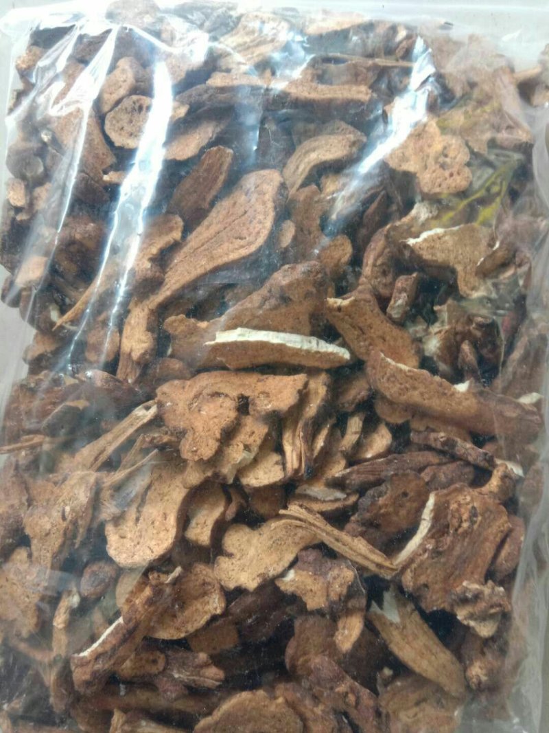 白术片，麦麸炒制白术片，生白术片。欢迎选购。
