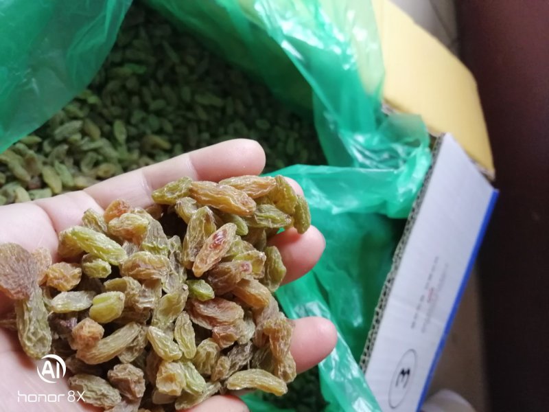 新疆吐鲁番特产自然风干葡萄干