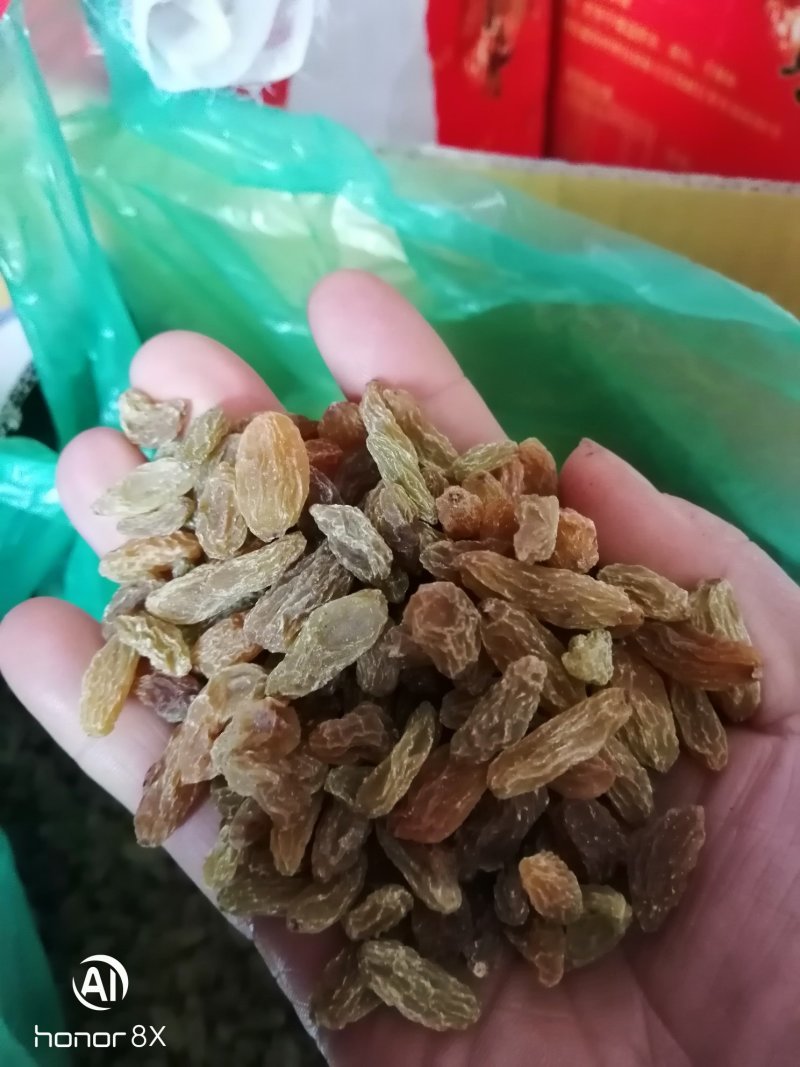 新疆吐鲁番特产自然风干葡萄干