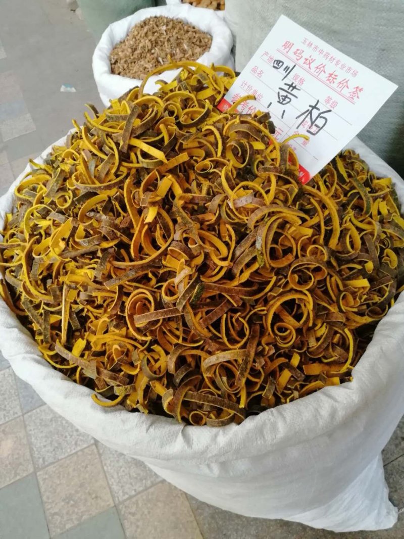 黄柏统货，未刮皮