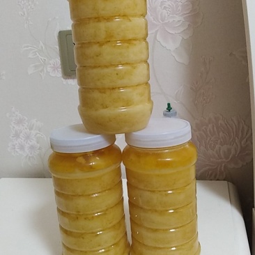 中蜂蜜，土蜂蜜一千克每瓶/50元，两瓶包邮