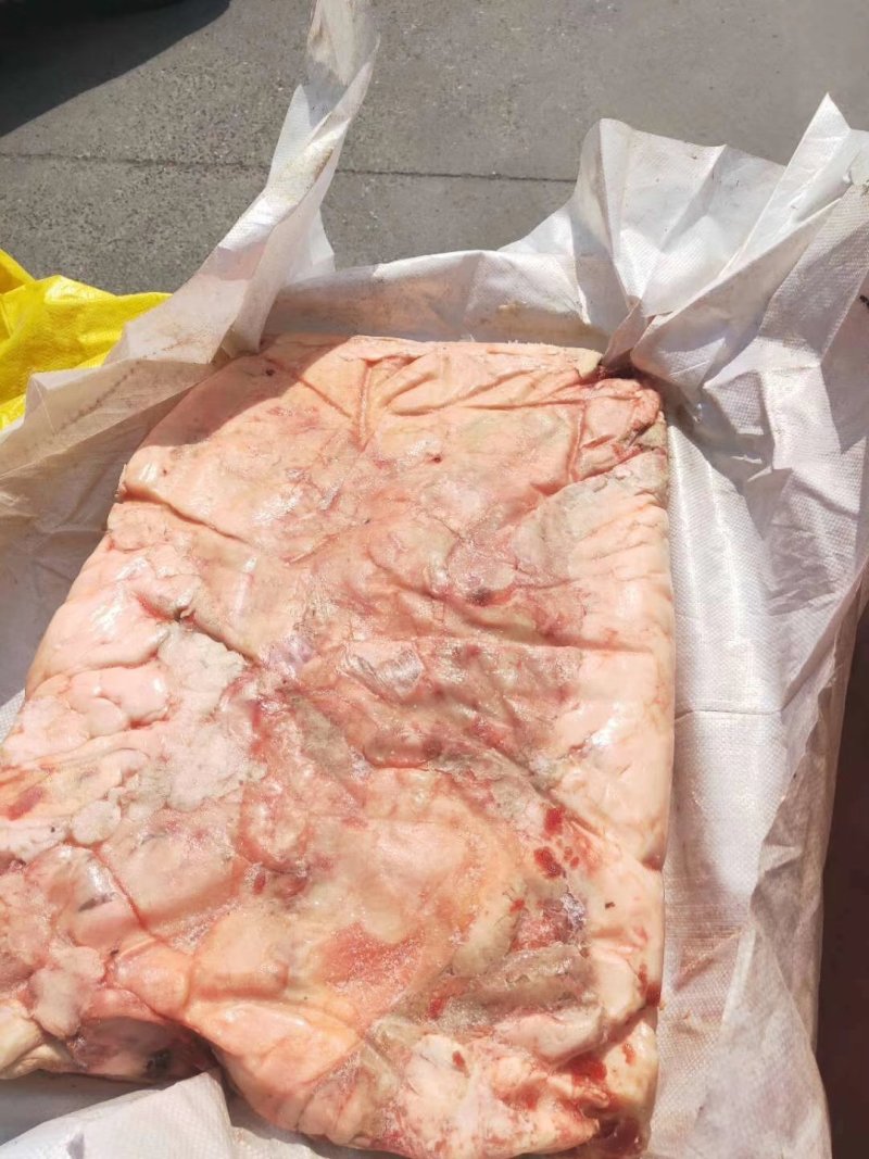 各种驴肉板肠心，肚，口条，腰孑，蹄筋，健子，及各种下水。