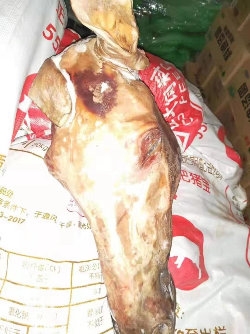 各种驴肉板肠心，肚，口条，腰孑，蹄筋，健子，及各种下水。
