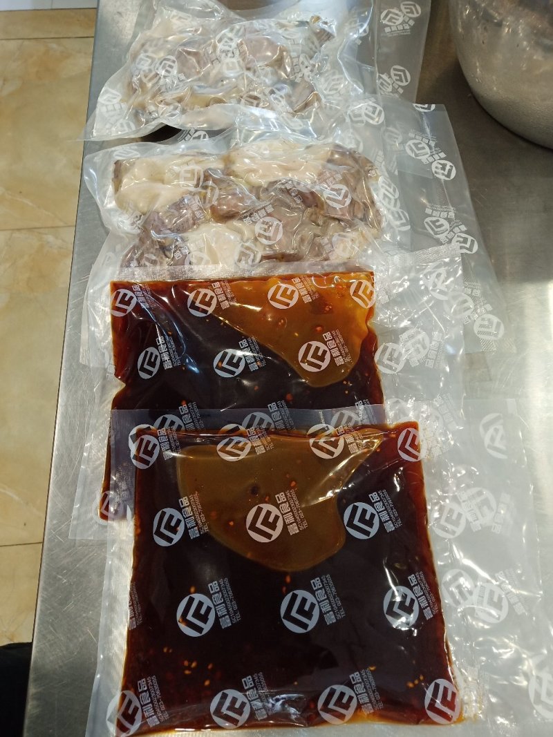 丰都鬼城特产:隆婆婆麻辣鸡