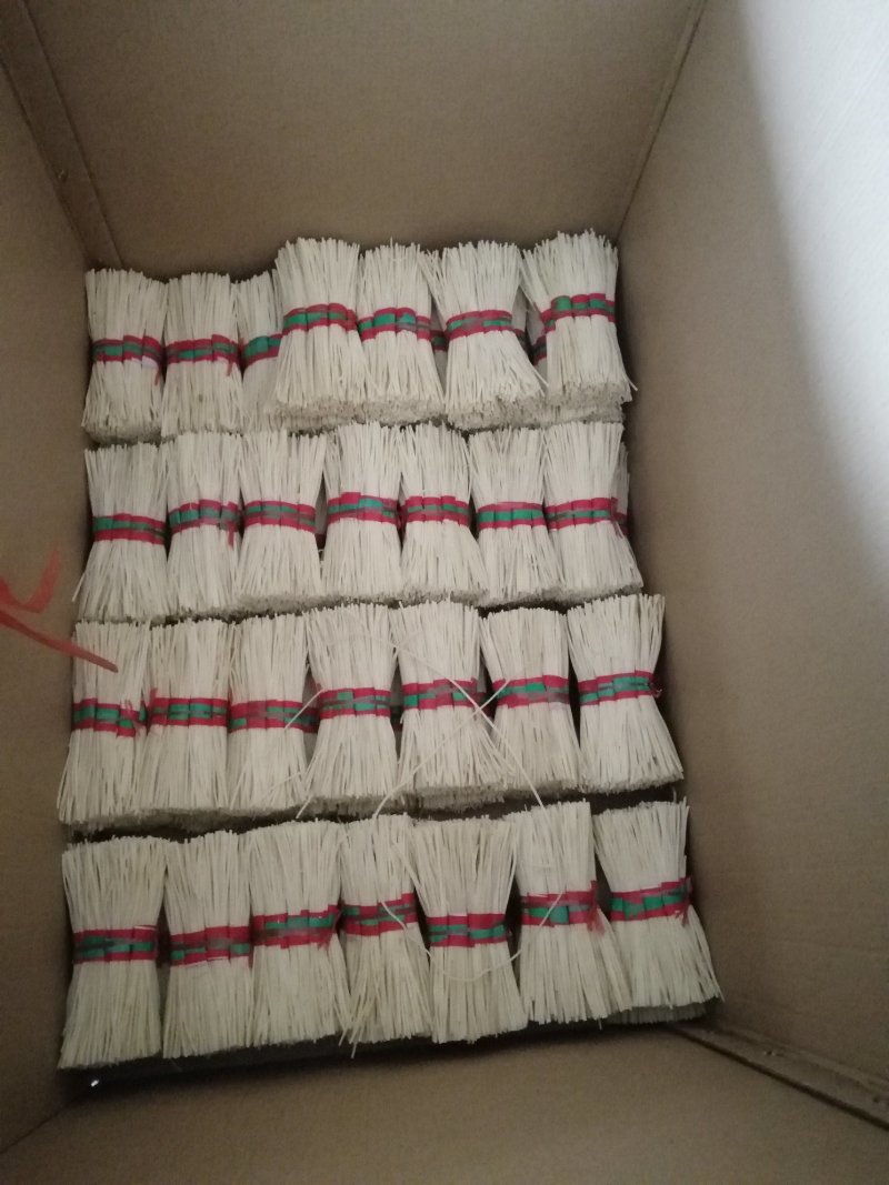 心草全国最大万亩灯心草基地.