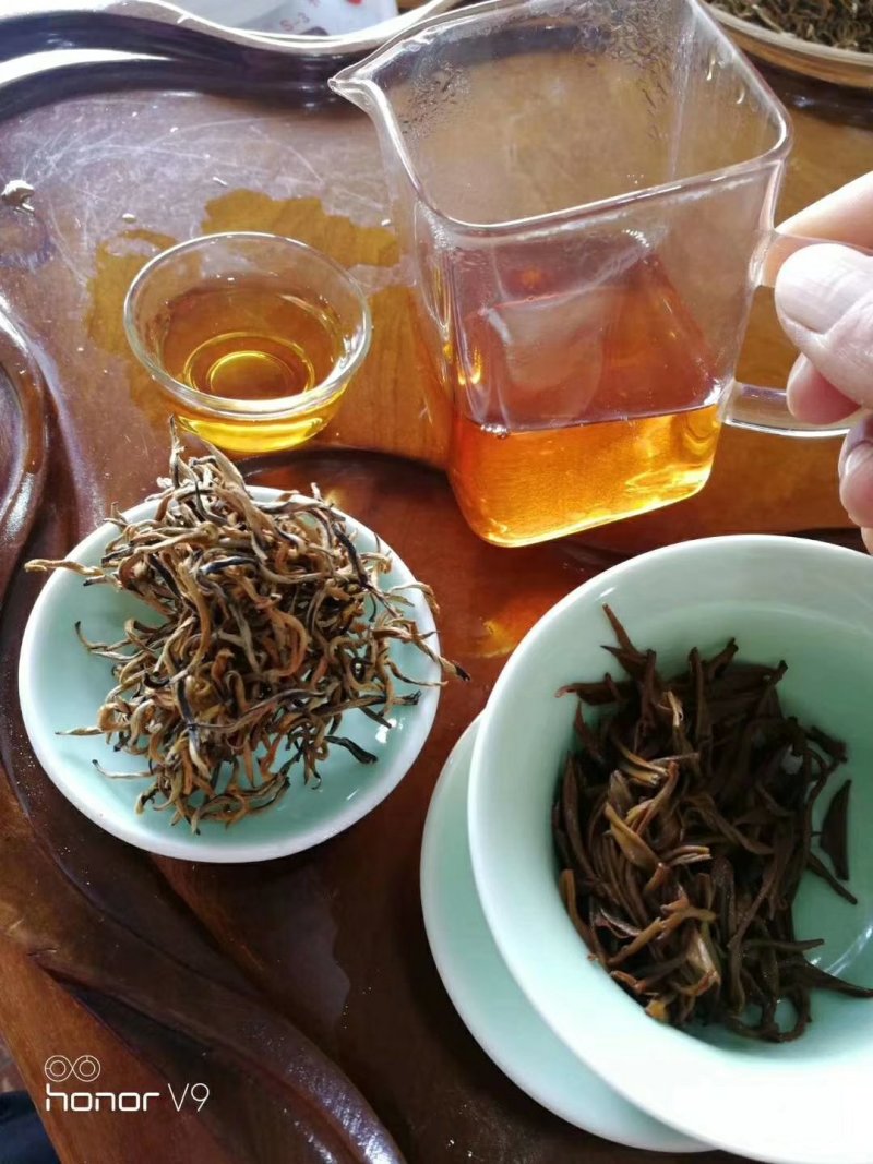 云南凤庆古树红茶