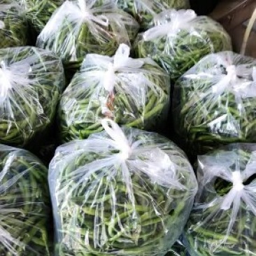各种鲜辣椒大量上市