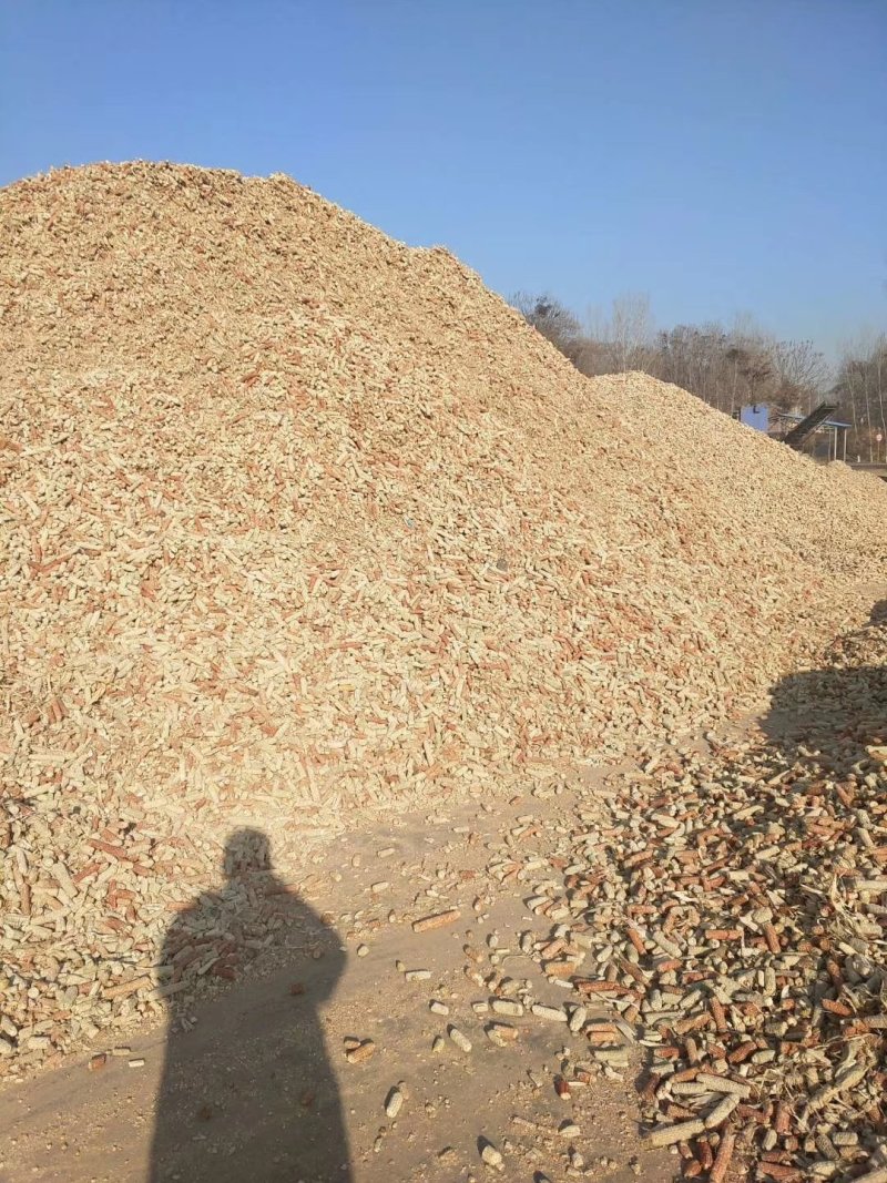 厂家常年大量出售优质玉米芯颗粒