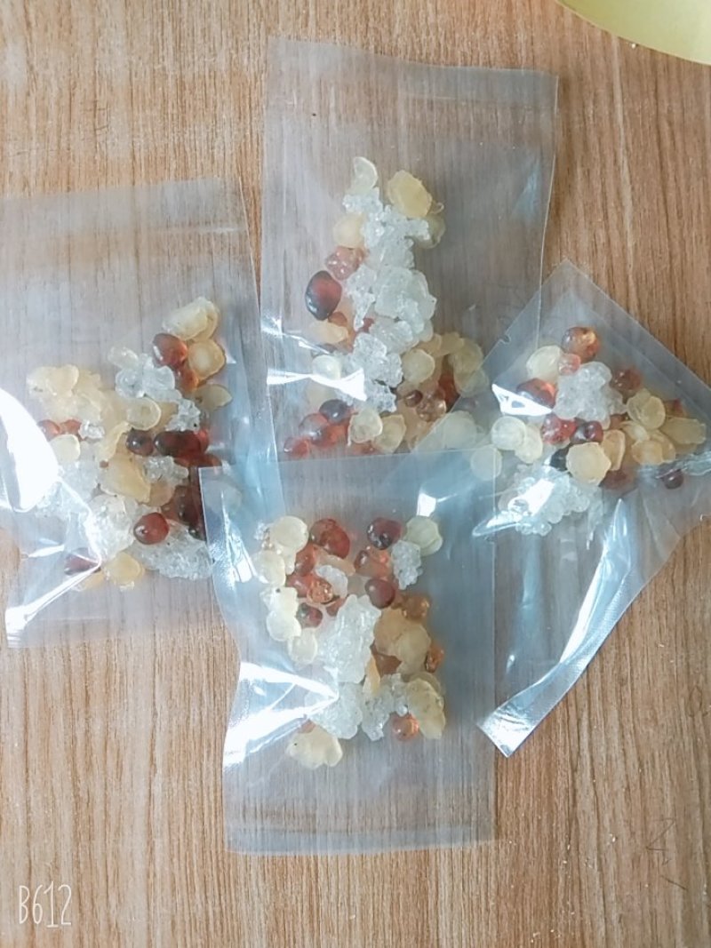 雪燕组合一件10小包150克雪燕组合一件10小包150克
