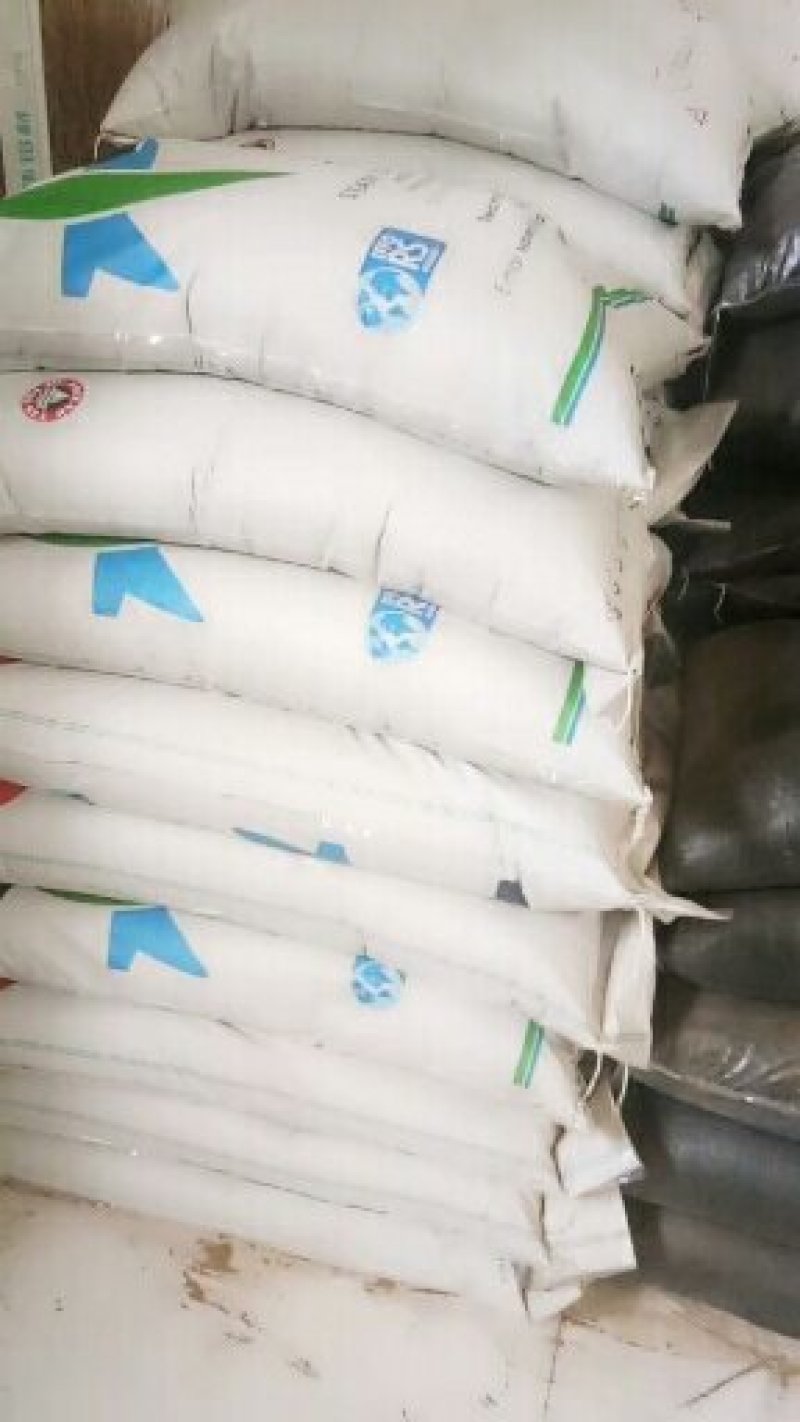 批发零售各种饲料原料：进口鱼粉，国产优质鱼粉，虾糠，