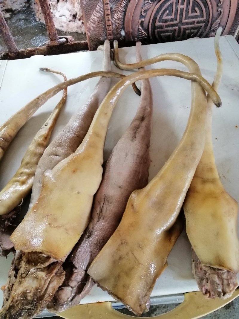 牛蹄脚新鲜，大量有货，一手货源，量大优惠，欢迎新老客户