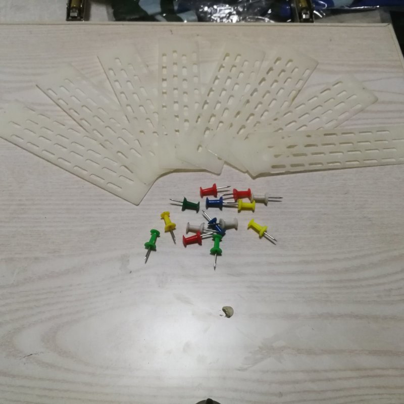 蜜蜂中蜂防跑王片中蜂防逃片蜂箱蜂王防跑片防盗蜂隔王片塑料