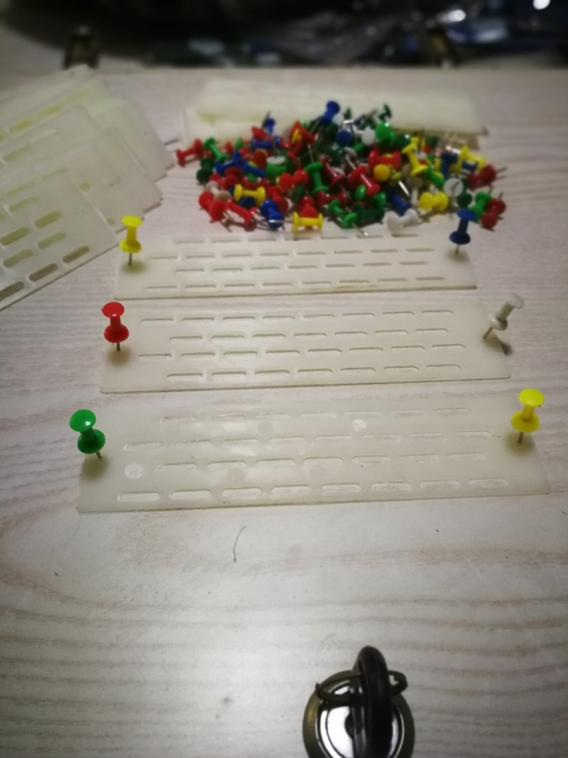 蜜蜂中蜂防跑王片中蜂防逃片蜂箱蜂王防跑片防盗蜂隔王片塑料