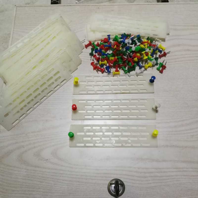 蜜蜂中蜂防跑王片中蜂防逃片蜂箱蜂王防跑片防盗蜂隔王片塑料