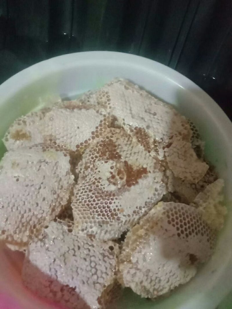 土蜂巢蜜,来自老君山森林公园的