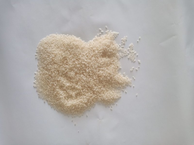 莲花泡大米，纯纯松花江水灌溉，使用有机肥培育的优良大米。