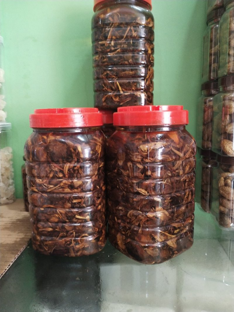 云南酸蚂蚁枇杷膏皂角洗发