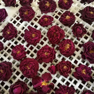 玫瑰干花，滇红🌹，玫瑰🌹糖浆，等等，有需要的，联系，