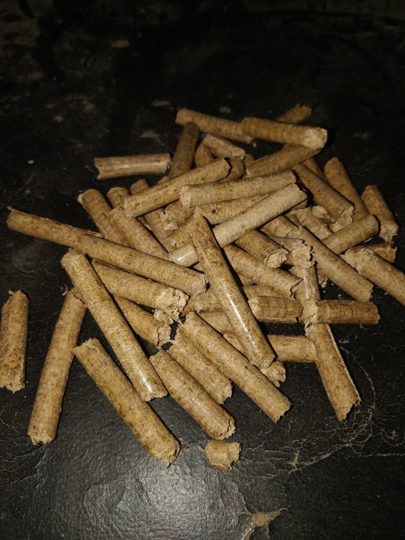 稻壳生物质燃烧颗粒(厂家直销)