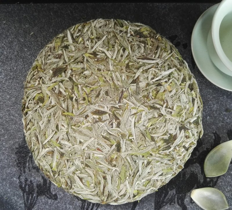 福鼎白茶2019年新茶白毫银针饼300克/饼包邮
