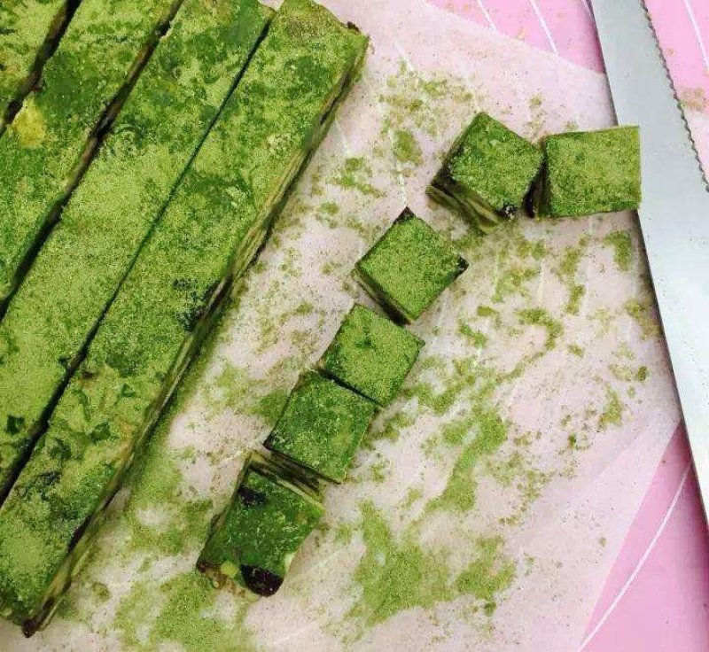 抹茶草莓坚果喜事牛轧糖