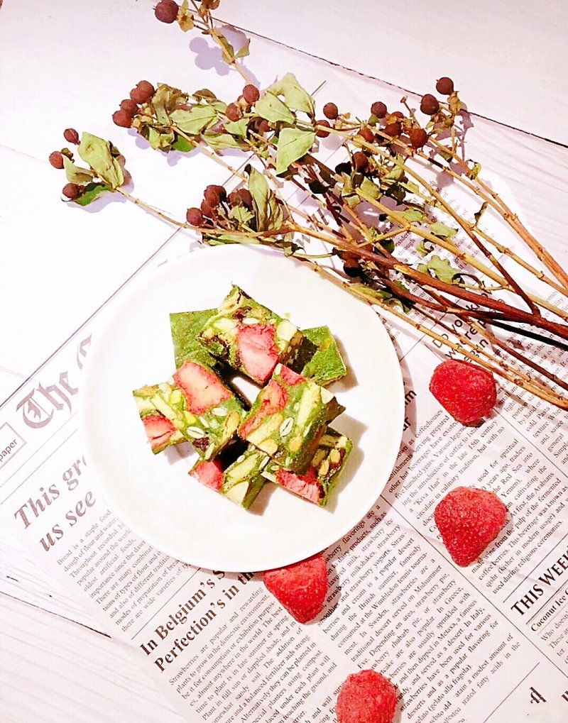 网红零食情话抹茶草莓坚果口味雪花酥批发