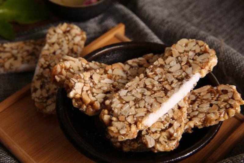 批发白芝麻原味果脯花生酥休闲零食黑芝麻花生片