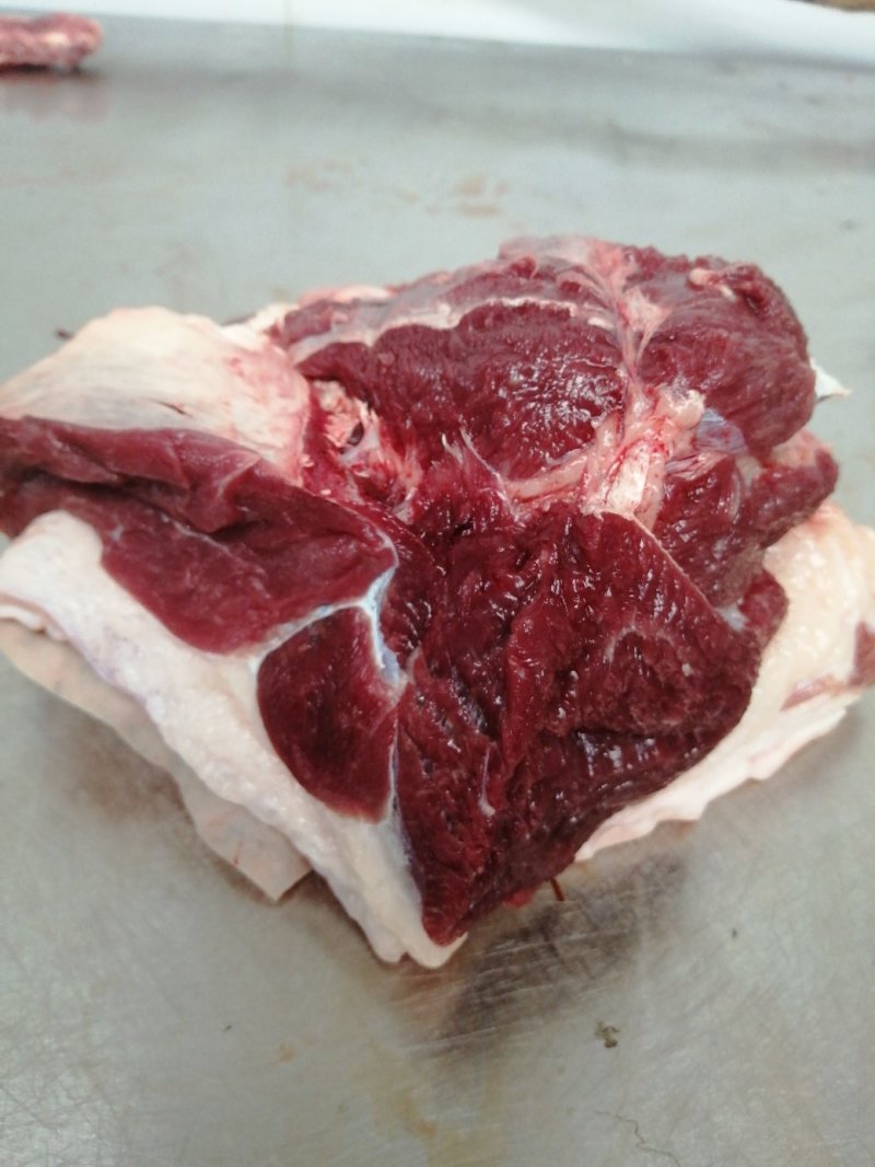 新鲜带皮驴肉，去皮鲜驴肉