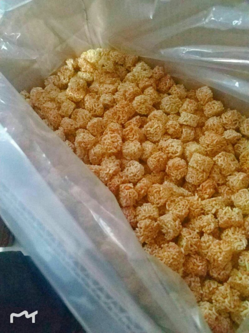 休闲小食品，拉面丸子