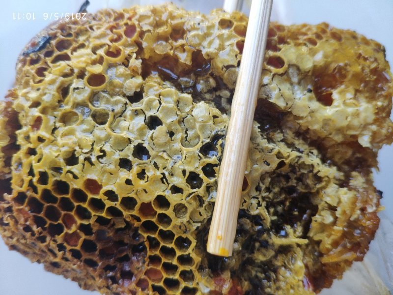 云南野生蜂蜜包真包纯包野生假一赔十，只做良心蜂蜜，放心蜂