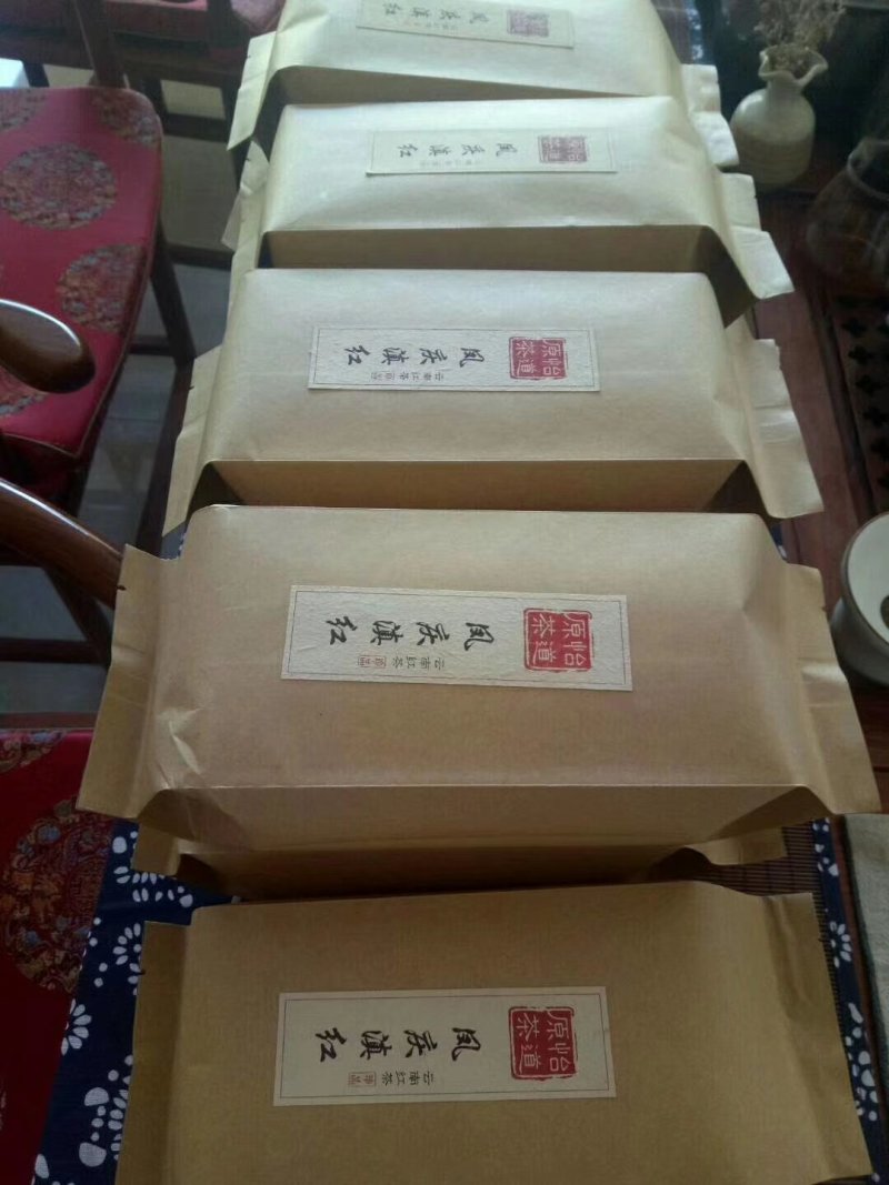 云南普洱毛尖，红茶古树