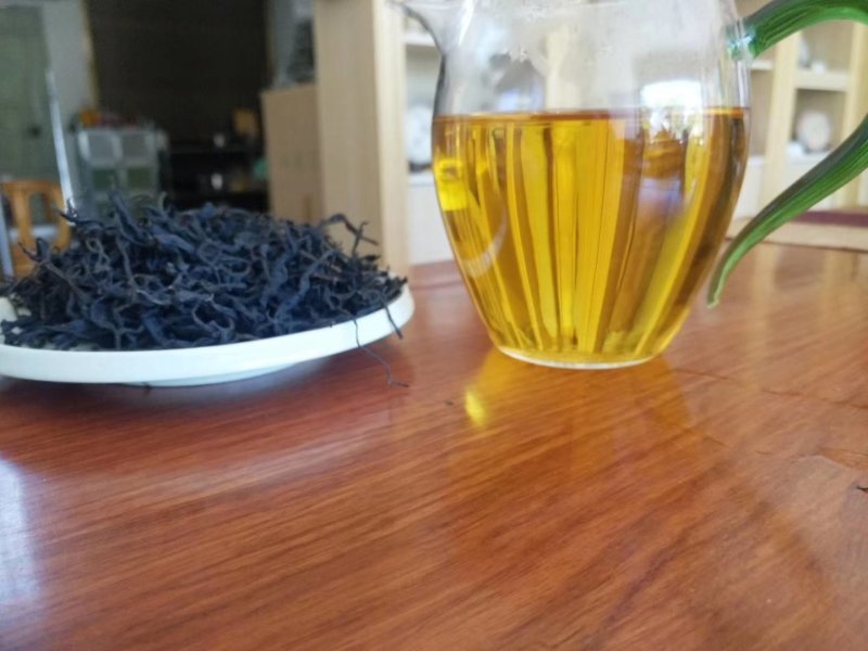 云南普洱毛尖，红茶古树