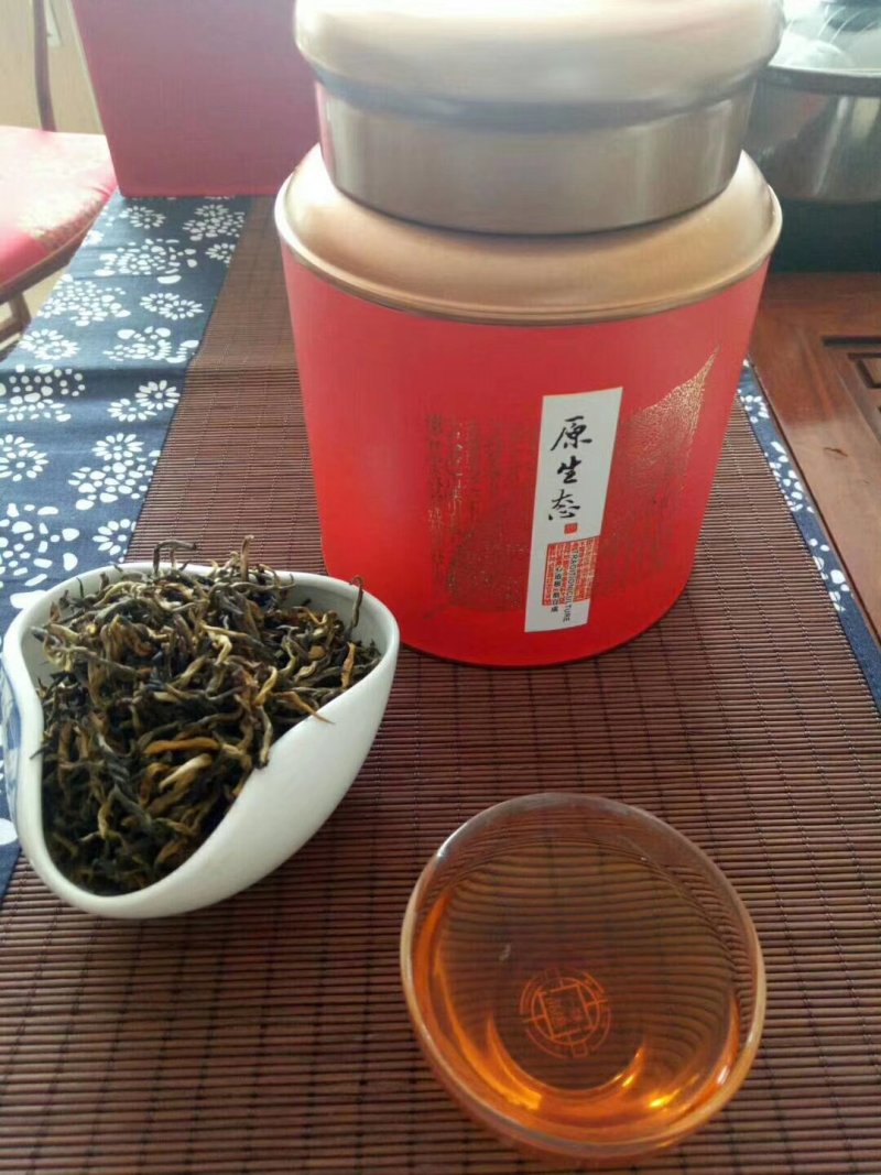 云南普洱毛尖，红茶古树