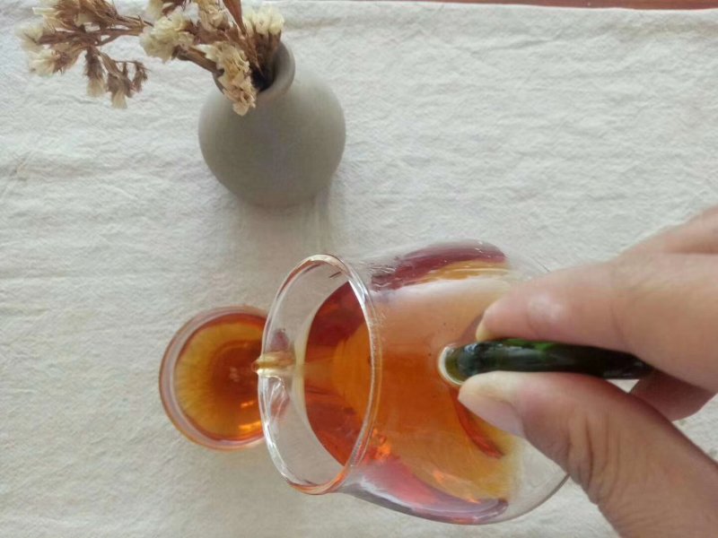 云南普洱毛尖，红茶古树