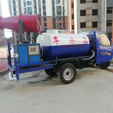 出售两方三轮洒水车