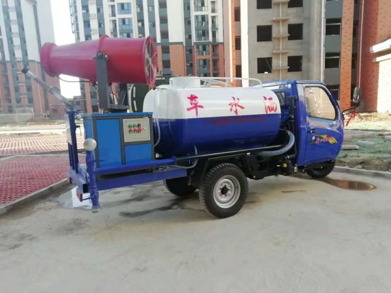 出售两方三轮洒水车