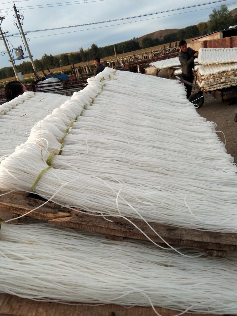 批发纯土豆手工粉条、粉丝宽粉，粉皮，好吃劲道家乡特产