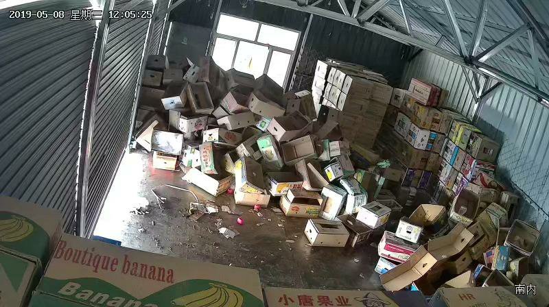 本人有100吨塑料筐碎料出售。
