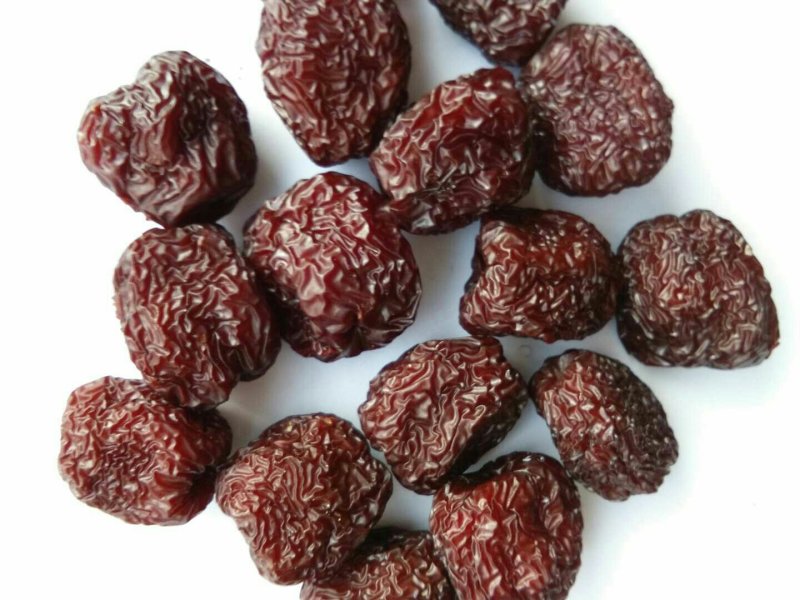 乌枣厂家批发商颗粒饱满，规格全，口感很好，价格低