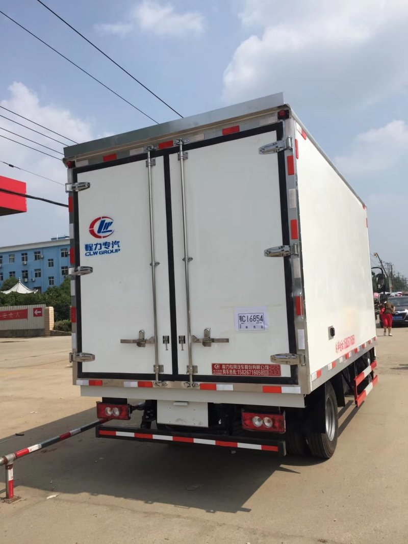 福田欧马可S34.2米肉钩冷藏车