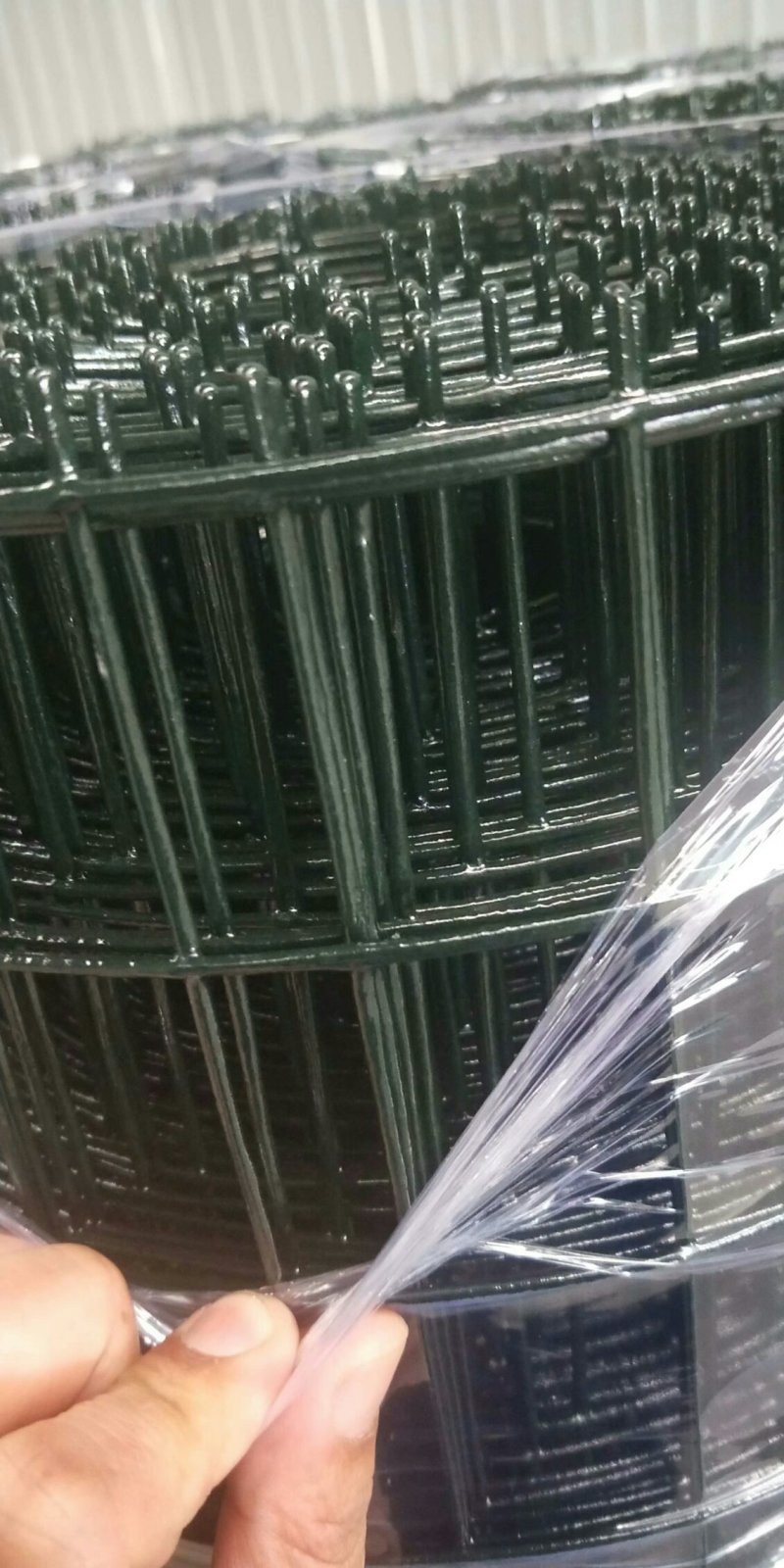 现货供应6厘米孔硬塑荷兰网铁丝网围栏网量大优惠