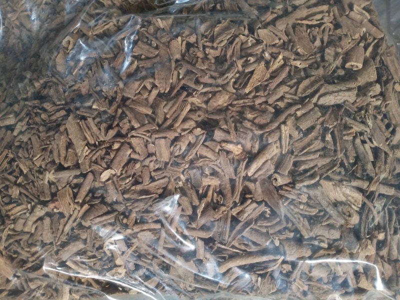 各种规格五加皮，欢迎新老客户前来洽谈订购