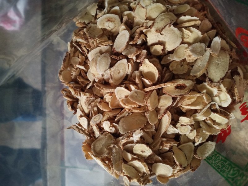 各种规格黄芪，欢迎新老客户前来洽谈订购