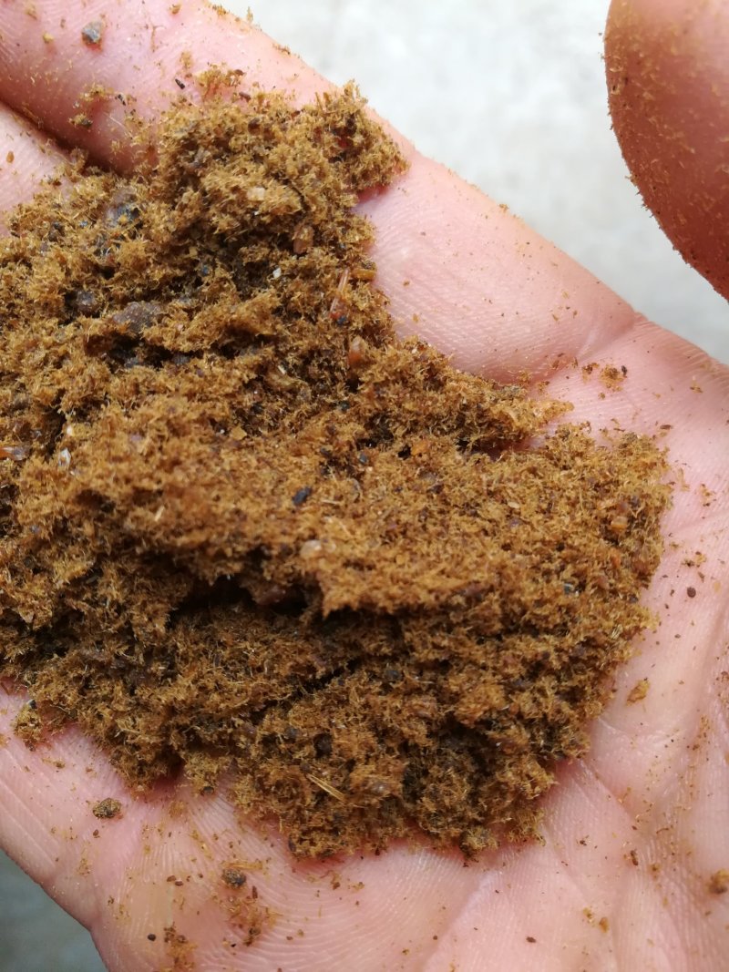 脱脂鱼粉新鲜度好，蛋白58适口性强。提高采食量。