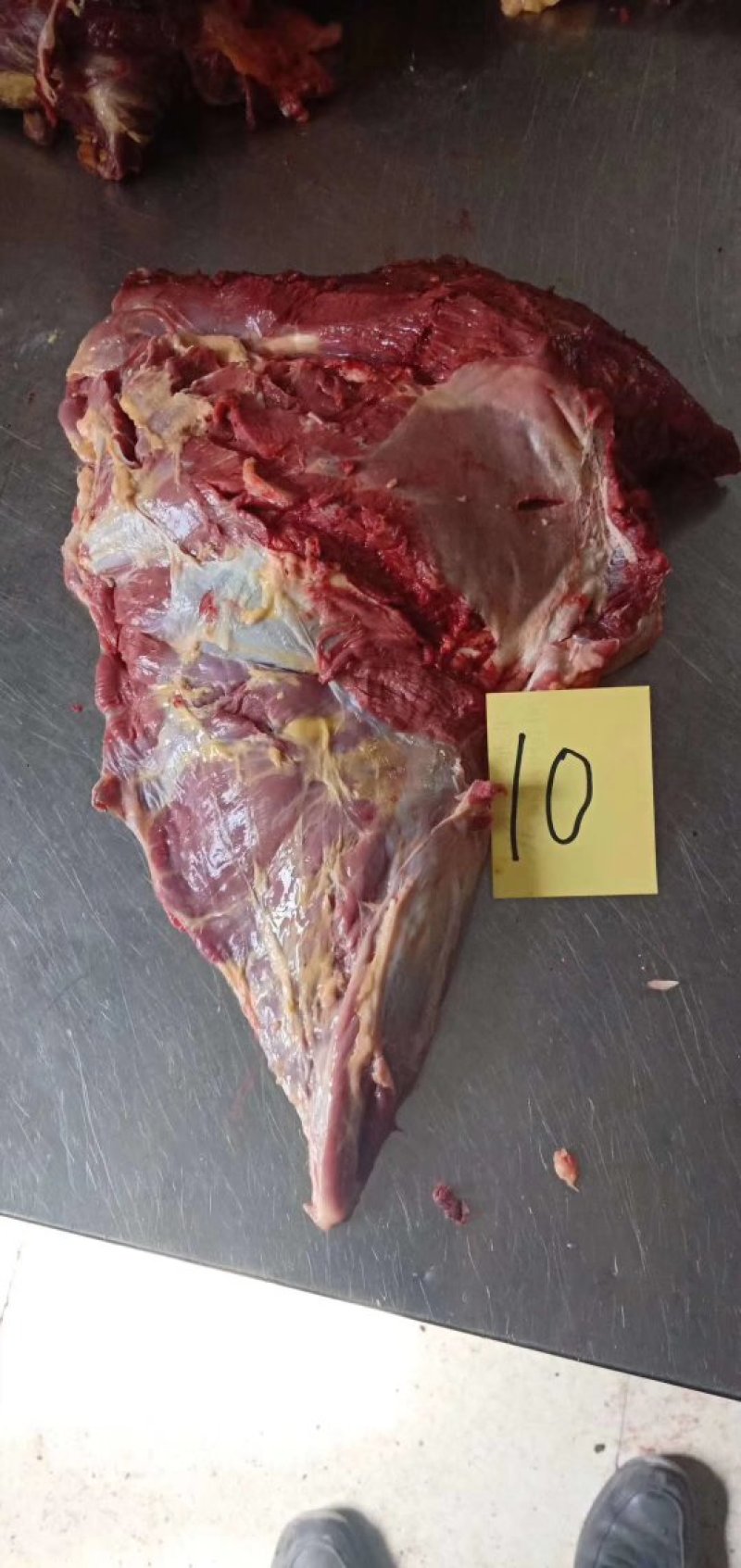 外蒙马肉，活马吊宰，自有加工厂。