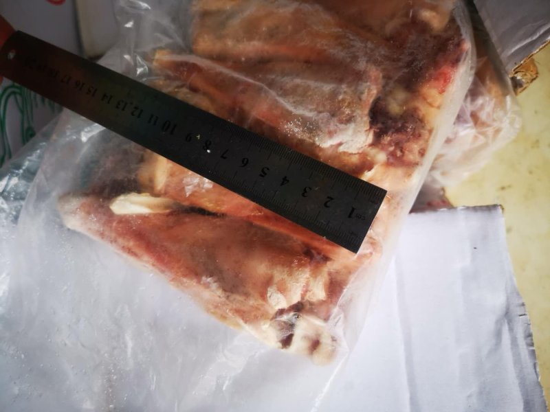 鸭下巴无毛一包2斤有10个，质量保证，量大价优