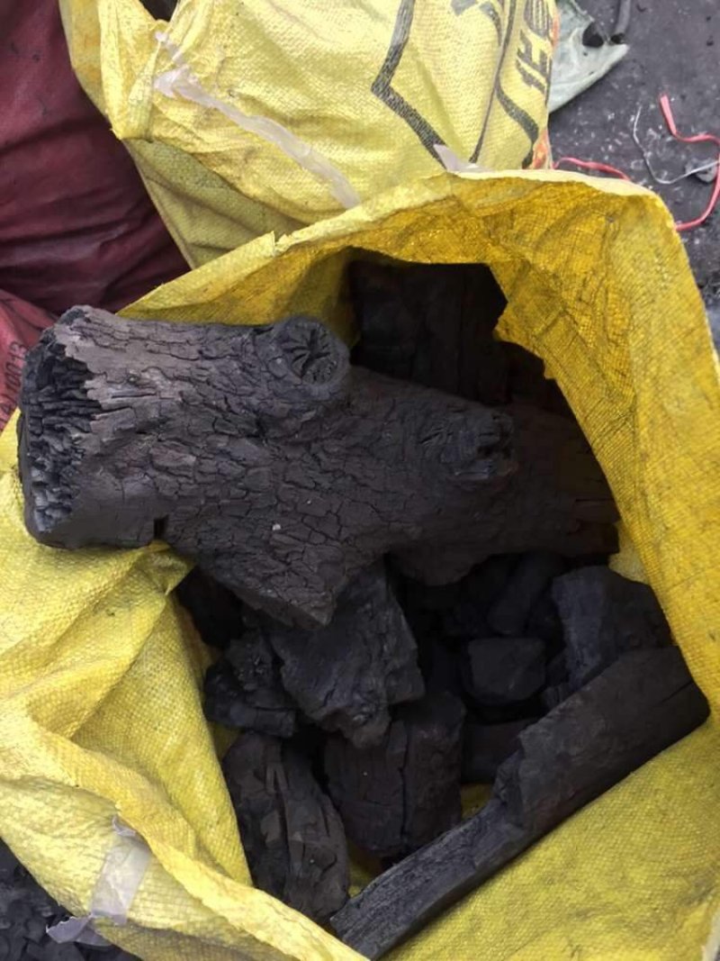 烧烤专用果木炭果木炭无烟环保土窑烧制